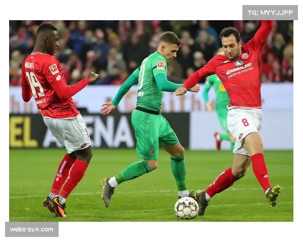 美因茨与门兴半场闷平，新帅霍夫曼低位防守战术初显