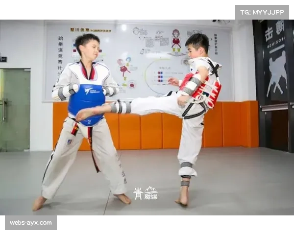 传承与突破:泰国跆拳道家族两代人的奥运梦想 传承与突破:泰国跆拳道家族两代人的奥运梦想