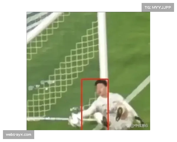 比赛用球意外破裂，裁判紧急更换引发短暂暂停